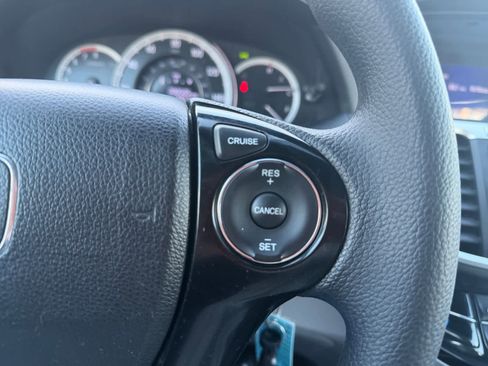 Used 2017 Honda Accord LX image 13