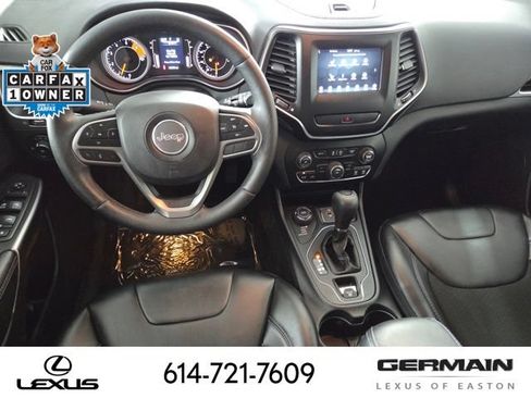 Used 2019 Jeep Cherokee Latitude Plus w/ Cold Weather Group AWD/4WD image 19