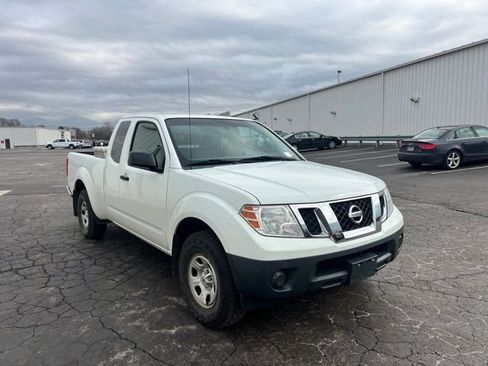 Used 2013 Nissan Frontier S image 8