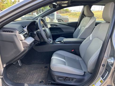 Used 2025 Toyota Camry SE w/ Multimedia Upgrade Package FWD image 10