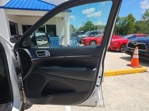 Used 2021 Jeep Grand Cherokee Limited w/ Luxury Group II RWD image 30