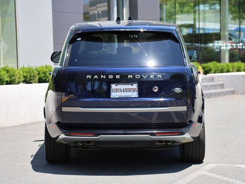 Used 2023 Land Rover Range Rover SE AWD/4WD image 3