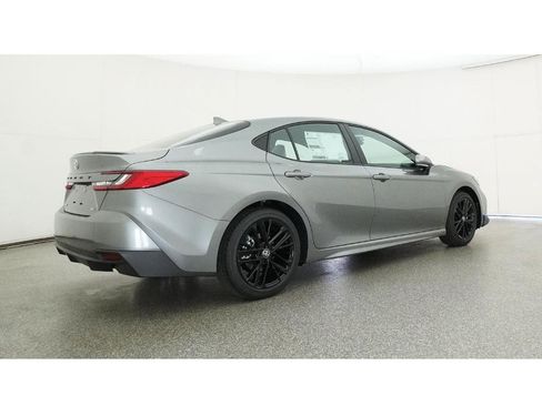 Used 2026 Toyota Camry SE FWD image 25
