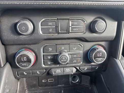 Used 2022 Chevrolet Suburban LT w/ Max Trailering Package image 12