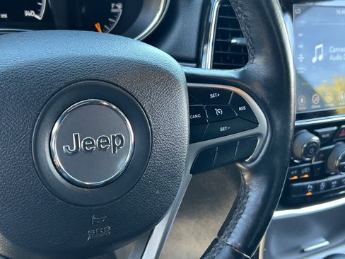 Certified 2021 Jeep Grand Cherokee Laredo X image 24