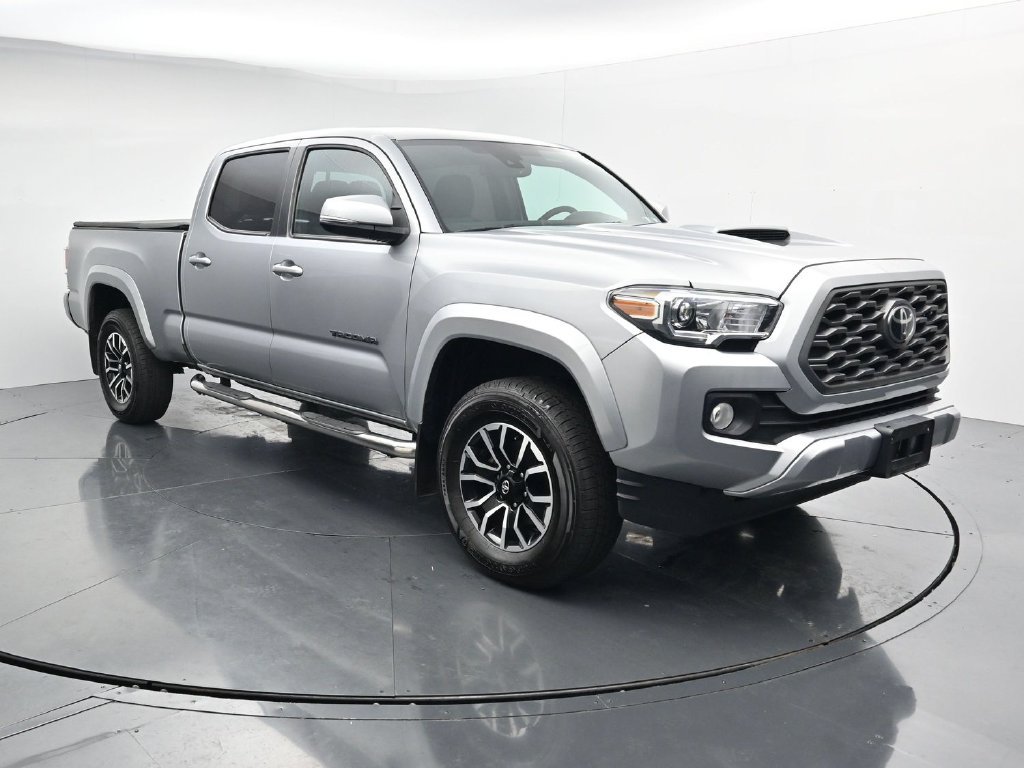 Used 2022 Toyota Tacoma TRD Sport AWD/4WD image 2