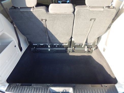 Used 2018 Dodge Grand Caravan SE w/ UConnect Hands-Free Group image 9