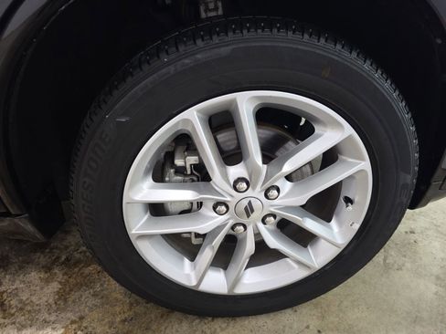 Used 2024 Dodge Durango GT image 32