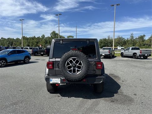 New 2025 Jeep Wrangler Unlimited Rubicon w/ Technology Group image 5