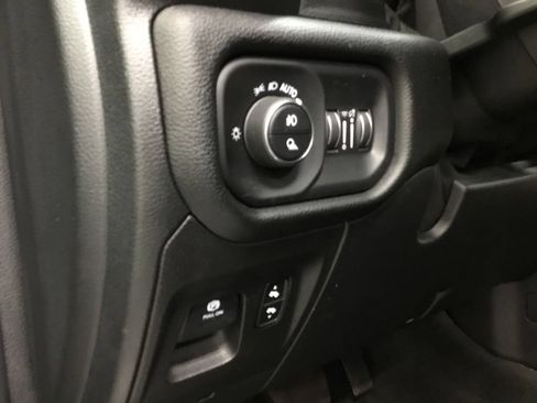 Used 2022 RAM 1500 Laramie AWD/4WD image 6