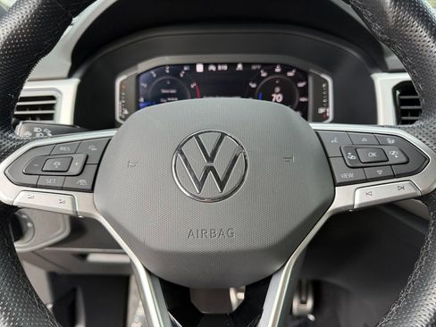 Used 2022 Volkswagen Atlas Cross Sport SEL R-Line AWD/4WD image 20