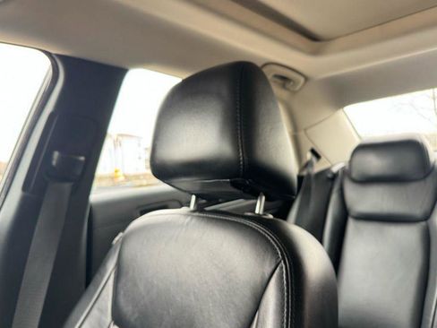 Used 2017 Chrysler 300 Limited image 23