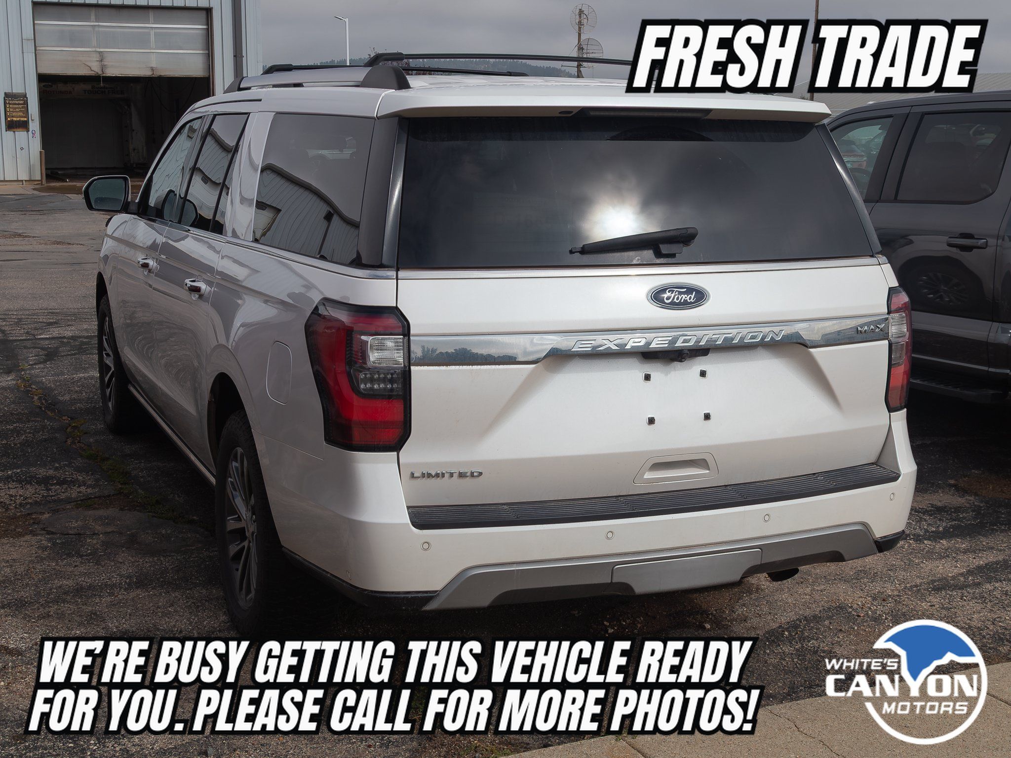 Used 2018 Ford Expedition Max Limited w/ Equipment Group 301A AWD/4WD image 3