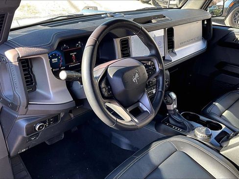 Used 2025 Ford Bronco Outer Banks image 11
