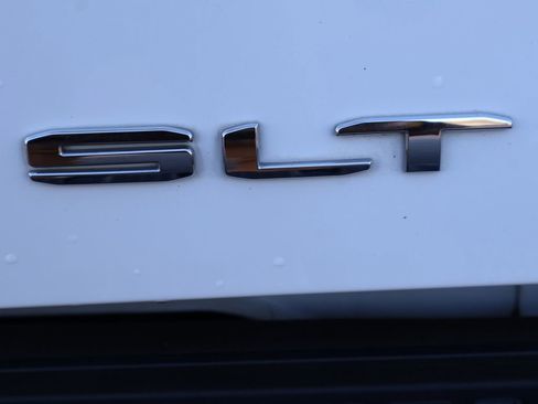 Used 2024 GMC Sierra 1500 SLT image 7