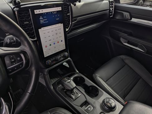 Used 2024 Ford Ranger Lariat w/ Advanced Towing Package image 11