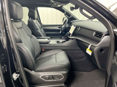 New 2026 Jeep Grand Wagoneer Limited image 23