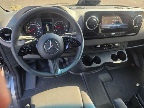 New 2025 Mercedes-Benz Sprinter 2500 image 29