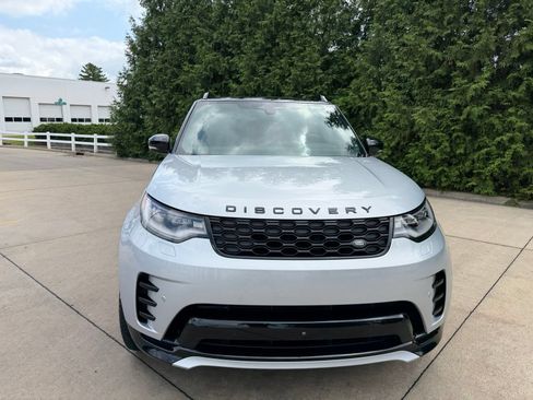 Used 2024 Land Rover Discovery Dynamic SE AWD/4WD image 6
