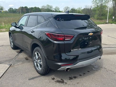 Used 2025 Chevrolet Blazer LT AWD/4WD image 3