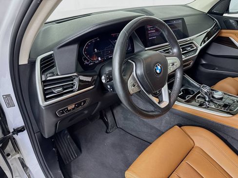 Used 2019 BMW X7 xDrive40i w/ Premium Package AWD/4WD image 9