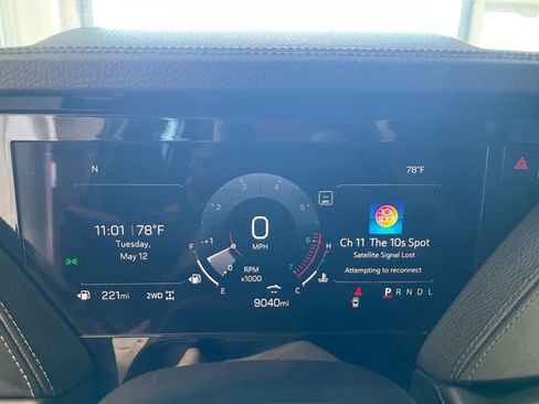 Used 2025 GMC Yukon XL Denali AWD/4WD image 10