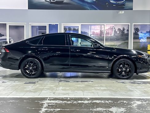 Used 2025 Honda Accord SE image 7