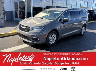 Used 2023 Chrysler Pacifica Touring-L video 1
