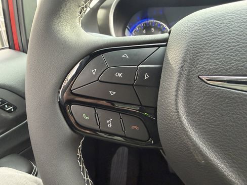 New 2026 Chrysler Pacifica Select image 38