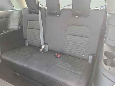 Used 2024 Nissan Pathfinder SV image 12