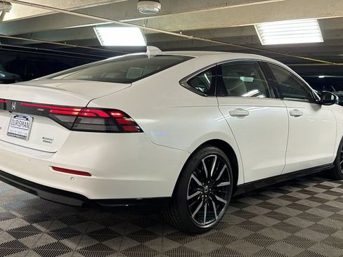 Used 2024 Honda Accord Touring image 8