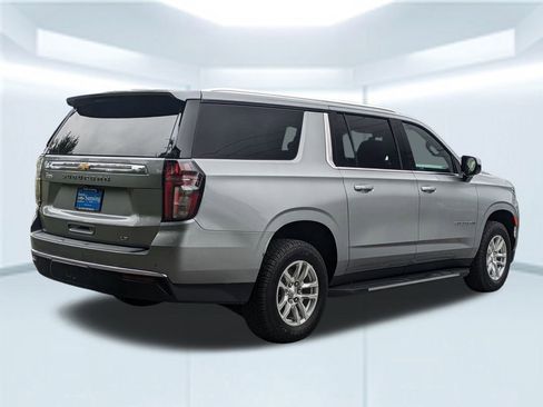 Used 2023 Chevrolet Suburban LT image 6