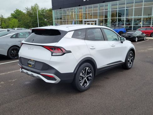 Used 2024 Kia Sportage EX FWD image 4