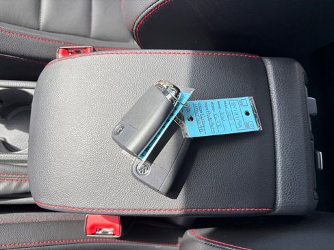 Used 2017 Volkswagen GTI SE image 34