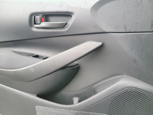 Used 2025 Toyota Corolla LE image 20