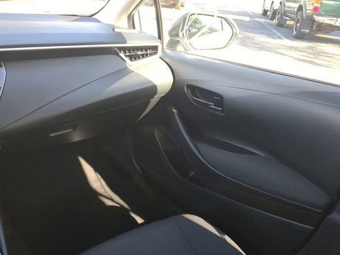 Used 2025 Toyota Corolla LE FWD image 15