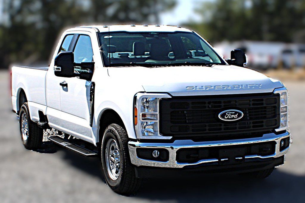 Used 2026 Ford F250 XL w/ XL Chrome Package RWD image 3
