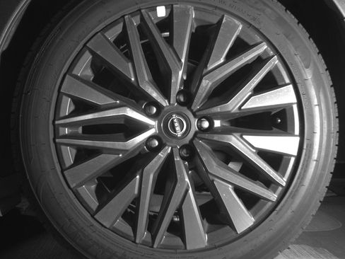 Used 2025 Nissan Altima 2.5 SV FWD image 14
