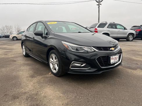 Used 2017 Chevrolet Cruze LT w/ Convenience Package image 3
