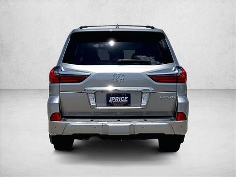 Used 2017 Lexus LX 570 4WD w/ Luxury Package image 4