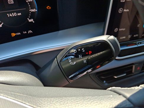 New 2026 Volkswagen Tiguan SE AWD/4WD image 11