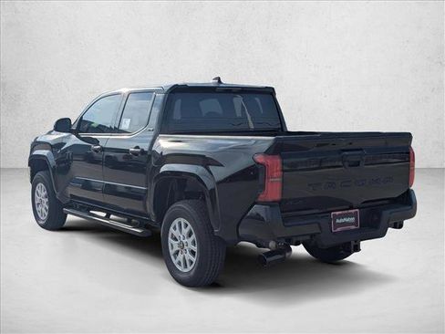 Used 2025 Toyota Tacoma SR5 AWD/4WD image 10