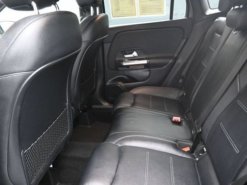 Used 2022 Mercedes-Benz GLA 250 4MATIC image 10