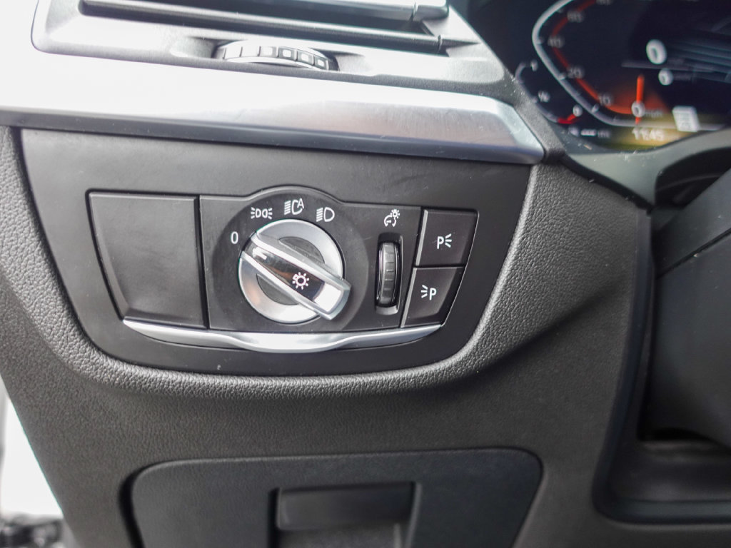 Used 2023 BMW X3 sDrive30i RWD image 16