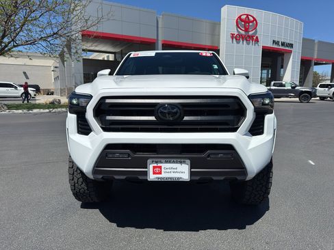 Certified 2025 Toyota Tacoma SR5 AWD/4WD image 6