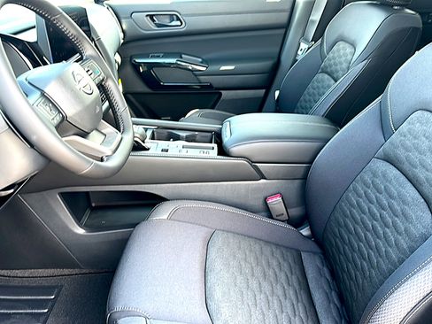 New 2026 Nissan Pathfinder SV w/ SV Premium Package FWD image 10