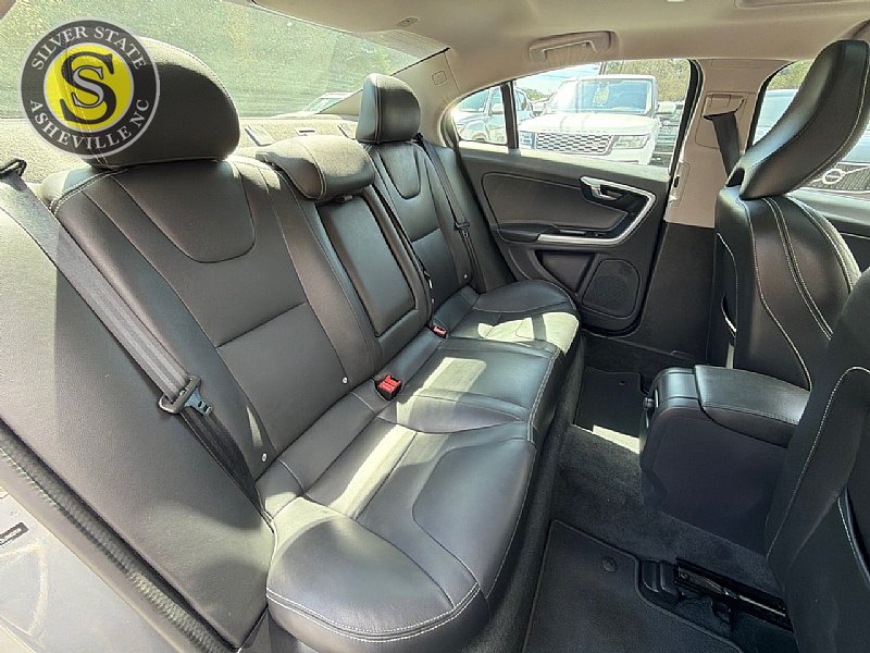 Used 2018 Volvo S60 T5 Dynamic w/ Vision Package AWD/4WD image 18