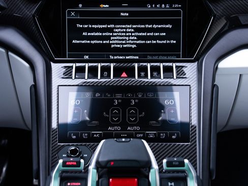 Used 2022 Lamborghini Urus image 34