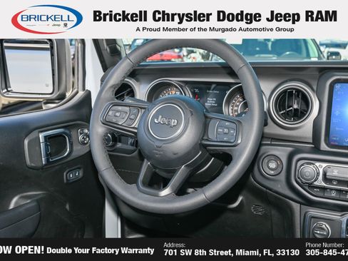 Used 2023 Jeep Gladiator Sport AWD/4WD image 21