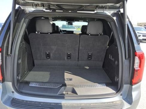 Used 2025 GMC Yukon Denali AWD/4WD image 15